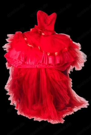 kleid aus der türkei mit high heels 