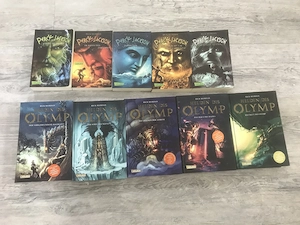Percy Jackson Band 1-5 Taschenbuch und Helden des Olymps Hardcover Band 1-5