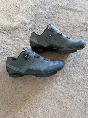 Damen MTB Schuhe Größe 40