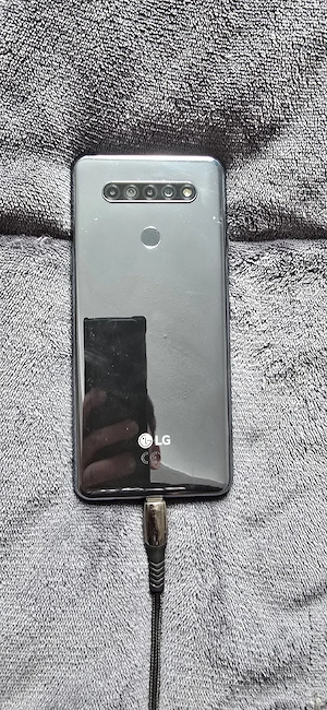 LG K51 s Handy 