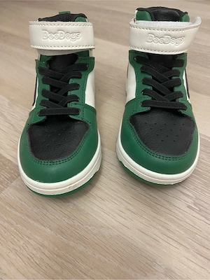 Basketball schuhe   neu mit etikett   25