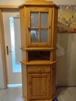 holzschrank Bild 3
