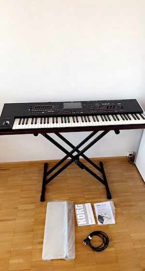 Korg PA4X 76 International mit Ständer
