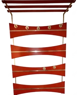 Space Age Garderoben-Set in Signalrot   Dreiteiliges Original der 70er Jahre