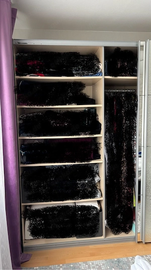 Kleiderschrank  Bild 2