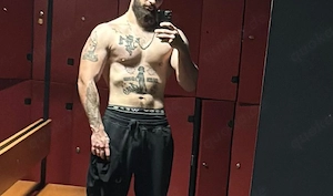 Assworship Facefarting