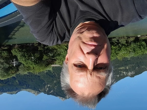 Jung und zeigefreudig