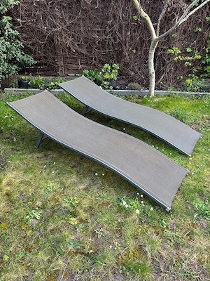 2 Gartenliegen