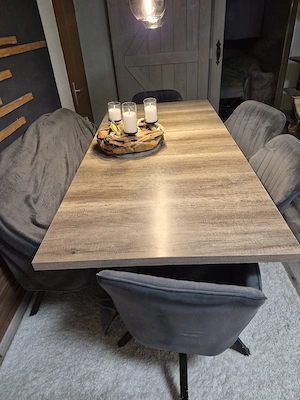 Essgruppe mit 6 Drehstühle 