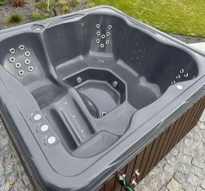 Hot Tub 2.20X2.20  Acryl Wanne WPC Thermodeckel luftmassage 