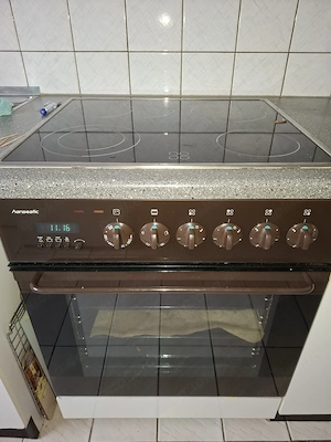 Einbauherd mit Backofen und Cerankochfeld