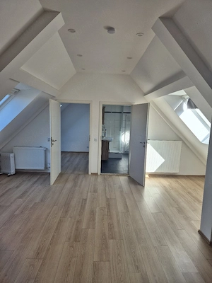 2 Zimmer Dachgeschosswohnung