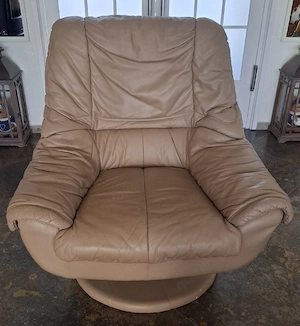 Hochwertiger Ledersessel   sehr bequem, drehbar