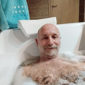 Reife vollbusige Frau für Nähe und Sex gesucht!