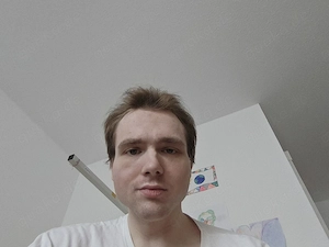 30 Jähriger Bettlägeriger ohne Beziehungserfahrung sucht eine Partnerin, ein Date, Treffen, etwas. Bild 2