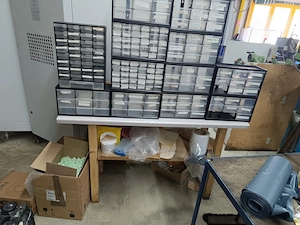 verschiedene Kleinteile Magazine