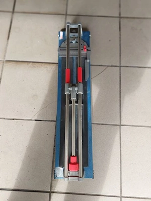 Fliesenschneidmaschine