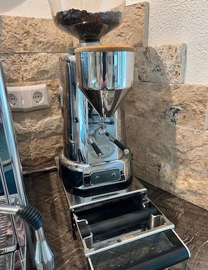 ECM Siebträgermaschine mit ECM Mühle und Zubehör