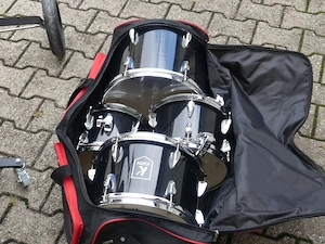 Schlagzeugwagen von Kirn, kann in der Höhe verstellt werden, siehe Bilder Bild 6