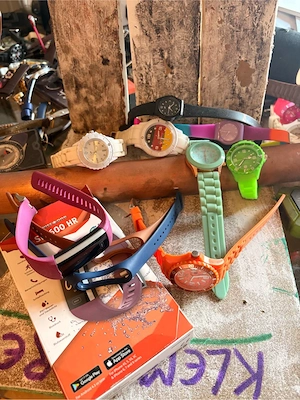 Uhren in Form   Farbe