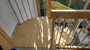  Wendeltreppe aus Buchenholz Bild 4