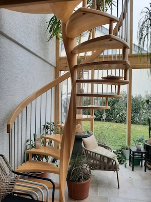  Wendeltreppe aus Buchenholz Bild 5