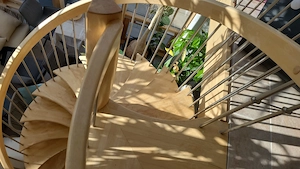  Wendeltreppe aus Buchenholz Bild 7