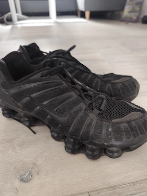 Nike Shox schwarz Größe 44 