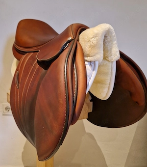 Butet PREMIUM Springsattel  Butet PREMIUM jumping Saddle 