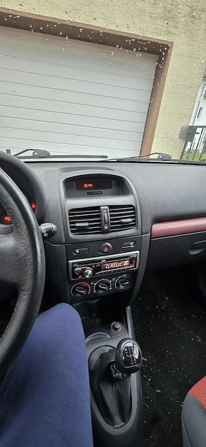 Renault clio 1.2 16v  Bild 8