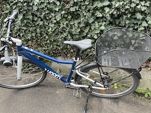 Woom Fahrrad 26 Zoll mit Gepäckträger, Schutzblechen - voll funktionsfähig