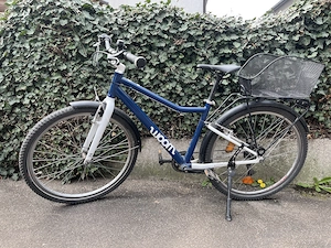 Woom Fahrrad 26 Zoll mit Gepäckträger, Schutzblechen - voll funktionsfähig