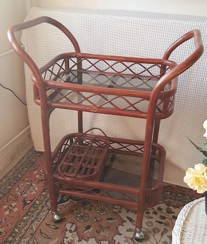 Praktischer Servierwagen