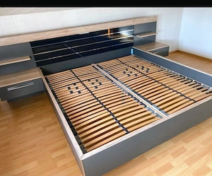 Schlafzimmer- mit  Schiebetürenschrank und Lattenrosten -  gebraucht -TOPP Zustand