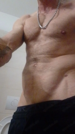 Heute Abend verwöhnt dich jemamd