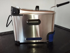 Neuwertige und unbenutzte Fritteuse Tefal Oleoclean Pro FR8040