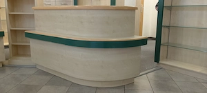 Ladeneinrichtung Shop Parfümerie Deko Spätkauf 