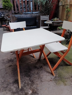Garten: Klapptisch-Garnitur aus Holz, weiß, 1m x 1m, 2 Stühle