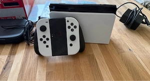 Nintendo Switch mit 2 Controller