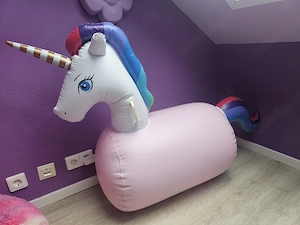 Hüpf Einhorn groß 
