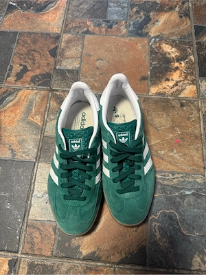 Adidas Sneaker   Grün Weiß   Top Zustand größe 39 