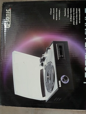 Q-Sonic Plattenspieler mit Kasettendeck