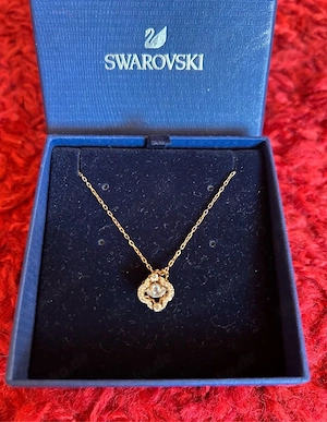 Swarovski Halskette mit Kristall-Anhänger in Originalbox