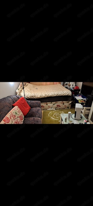 Zimmer ab sofort frei ,nur für weibliche Personen 