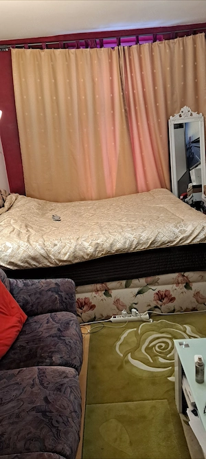 Ich biete meinen Zimmer an Frau für Eroctic Sachen an 