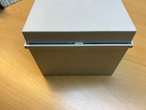 Karteikartenbox A7, Helit 62147 mit Register HAN 987, kaum gebraucht