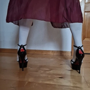 Crossdresser sucht Sie für aufregende Begegnungen 