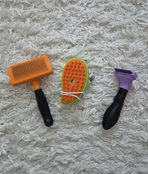 Fellbürste Unterwollbürste FURminator Fellpflege Dampfbürste