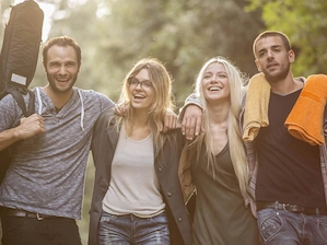 Paar sucht Paar zum Aufbau einer Freundschaft