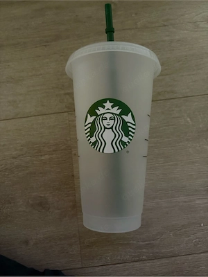 Starbucks Mehrwegbecher transparent mit grünem Strohhalm